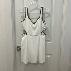 Never worn petite large white power soft dress from Old Navy
